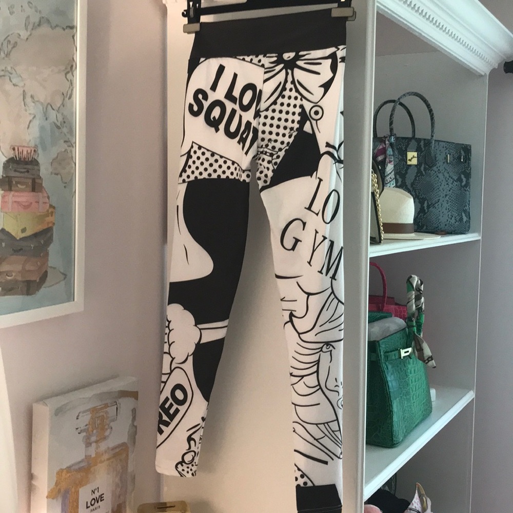 Comic print workout leggings  new without tags